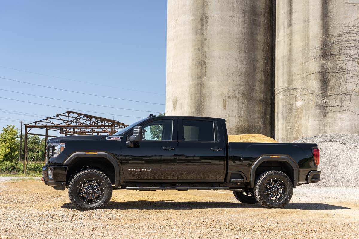 Rough Country 97740 3 Inch Lift Kit | UCAs | M1 | w/ Overloads | Chevy/GMC 2500HD/3500HD (20-25)