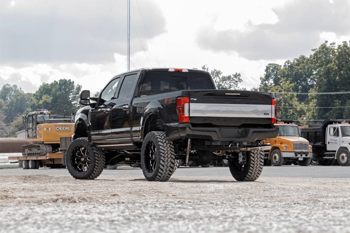 Rough Country 50371 6 Inch Lift Kit | Diesel | OVLD | D/S | V2 | Ford F-250/F-350 Super Duty (17-22)