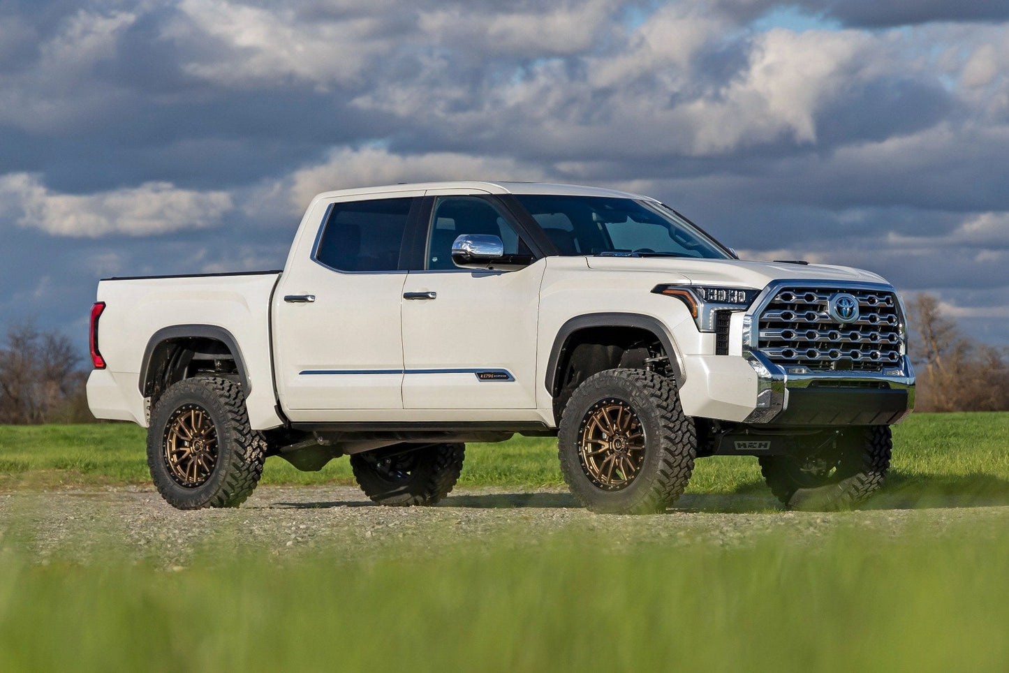 Rough Country 71800 6 Inch Lift Kit | OE Air Ride | Toyota Tundra 4WD (2022-2025)