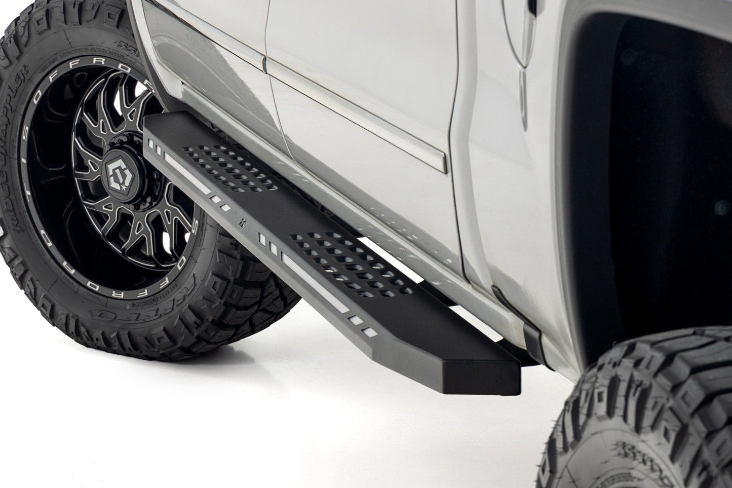 Rough Country 57003 AC2 Running Boards | Amber/White | Crew Cab | Chevy/GMC 1500 (2007-2018)