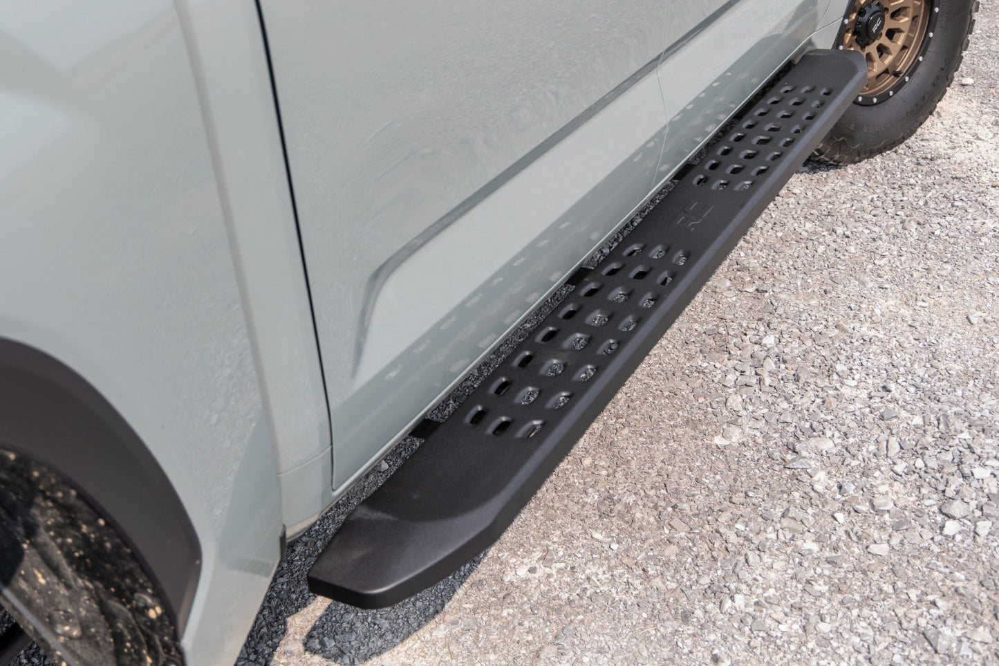 Rough Country 44007 RPT2 Running Board | Crew Cab | Black | Toyota Tundra 2WD/4WD (2022-2025)