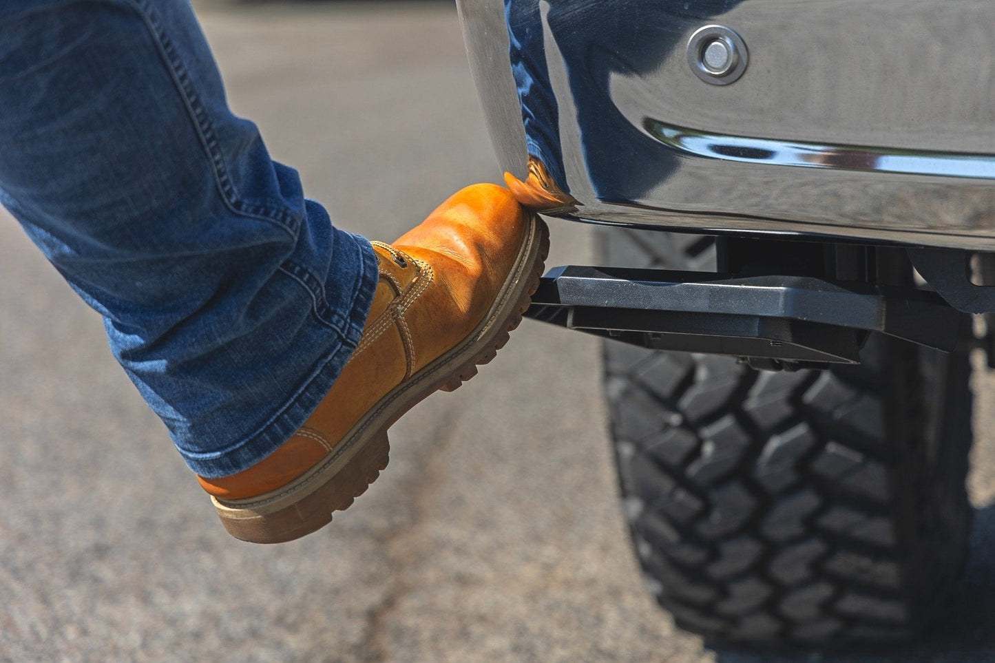 Rough Country PW049807 Retractable Bed Step | Manual Pull | Ford F-150 (21-25)/F-150 Lightning (22-25)