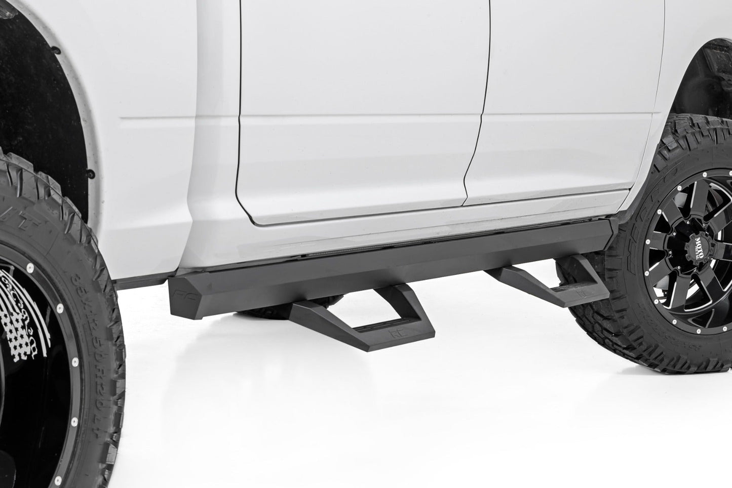 Rough Country 31011A SRX2 Adj Aluminum Step | Crew Cab | Ram 1500/2500/3500 2WD/4WD (2010-2018 & Classic)