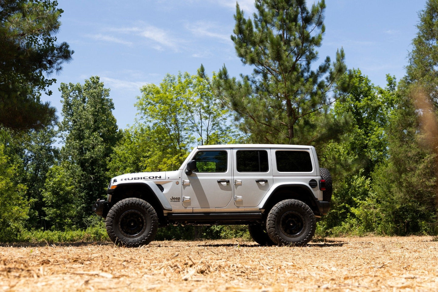 Rough Country 60600 3.5 Inch Lift Kit | C/A Drop | 4-Door | 392 | Jeep Wrangler Unlimited (18-23)