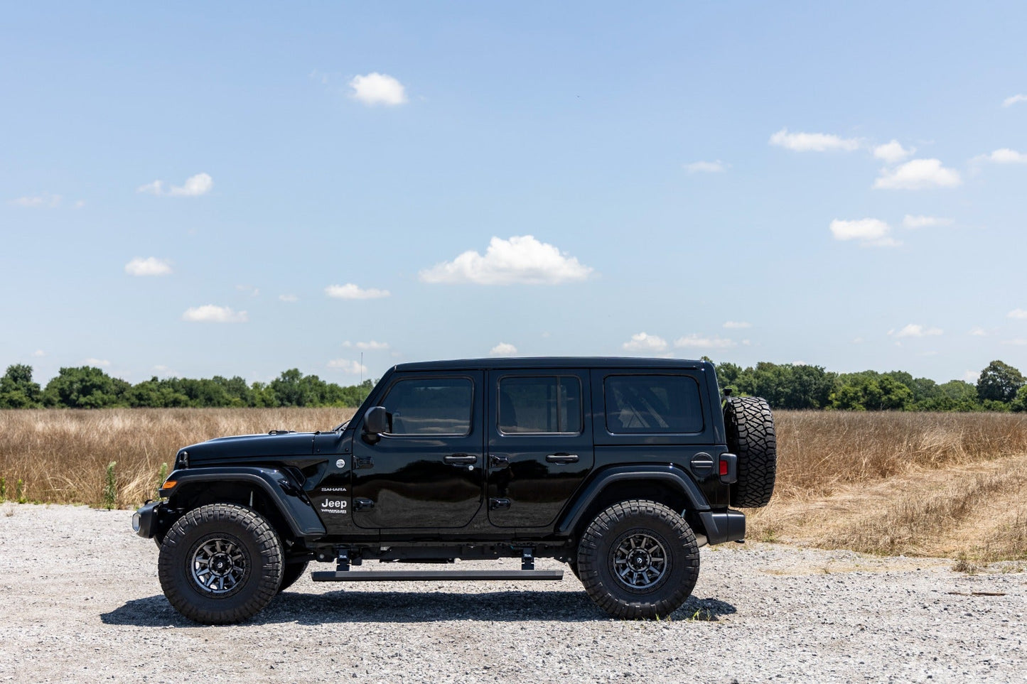 Rough Country 79330 2.5 Inch Lift Kit | Coils | Jeep Wrangler Unlimited 4WD (2024-2025)