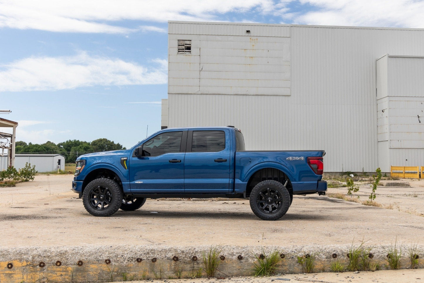 Rough Country 41457 3 Inch Lift Kit | Fabbed UCA | Vertex/V2 | Ford F-150 4WD (2021-2025)
