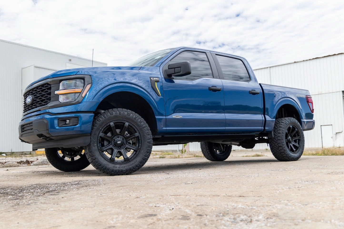 Rough Country 41457 3 Inch Lift Kit | Fabbed UCA | Vertex/V2 | Ford F-150 4WD (2021-2025)