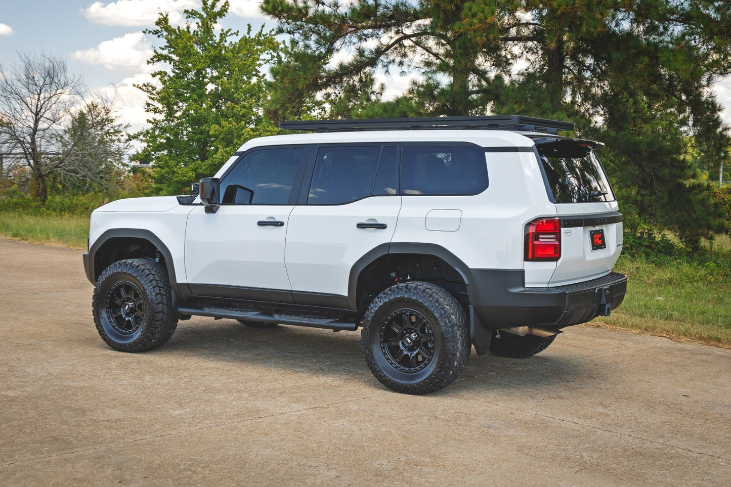 Rough Country 21018 Oval Nerf Steps | Black | Toyota Land Cruiser 4WD (2024-2025)
