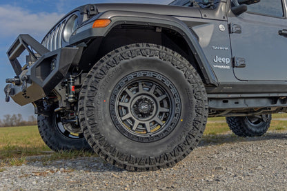 Rough Country 85170918A Rough Country 85 Series Wheel | Simulated Beadlock | Gunmetal Gray/Black | 17x9 | 5x5 | -12mm
