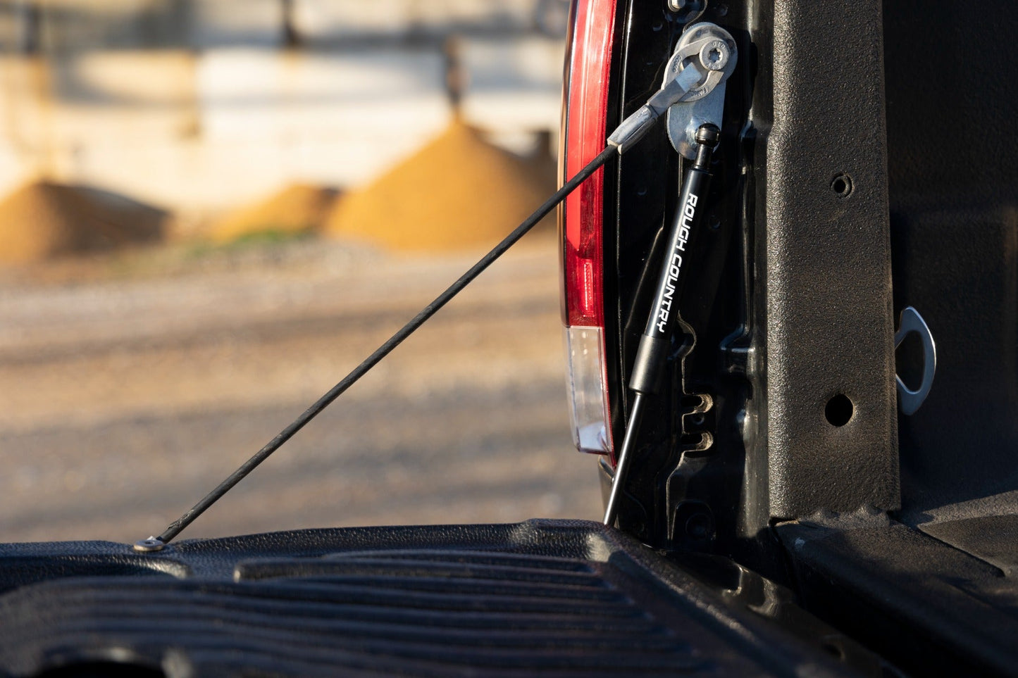 Rough Country 73220 Tailgate Assist | Ford F-250/F-350 Super Duty 2WD/4WD (1999-2016)