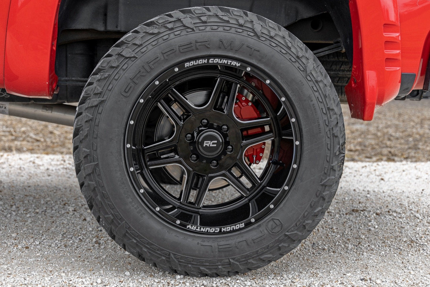 Rough Country 92181812 Rough Country 92 Series Wheel | Machined One-Piece | Gloss Black | 18x9 | 6x5.5 | +18mm
