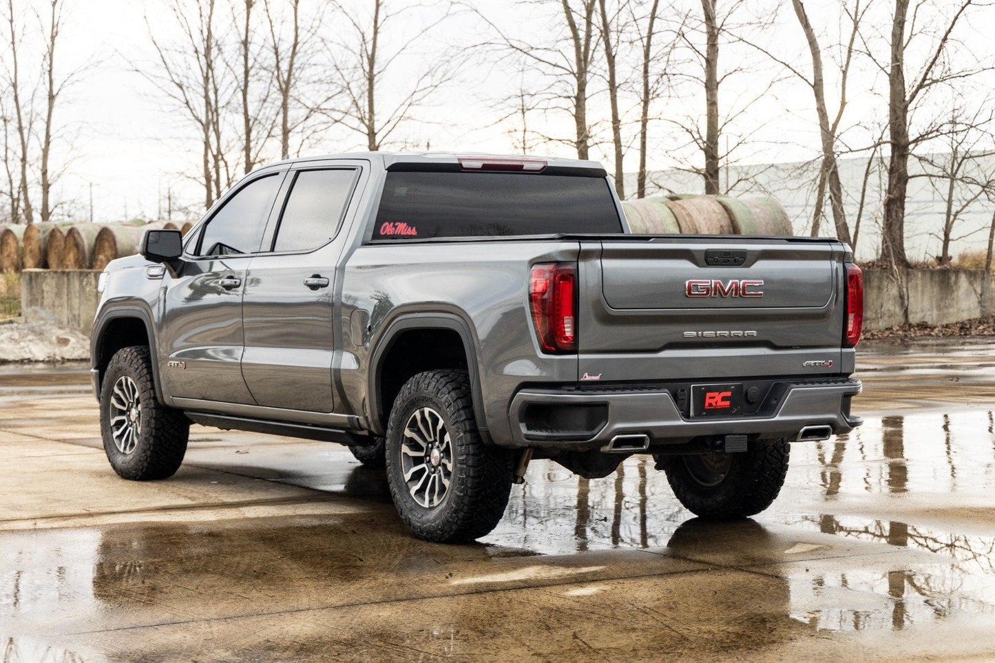 Rough Country 1325RED 1.75 Inch Leveling Kit | Forged Red UCA | AT4 | GMC Sierra 1500  (2019-2025 & Classic)
