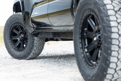 Rough Country 84180912 Rough Country 84 Series Wheel | Gloss Black | 18x8.5 | 6x5.5 | +0mm