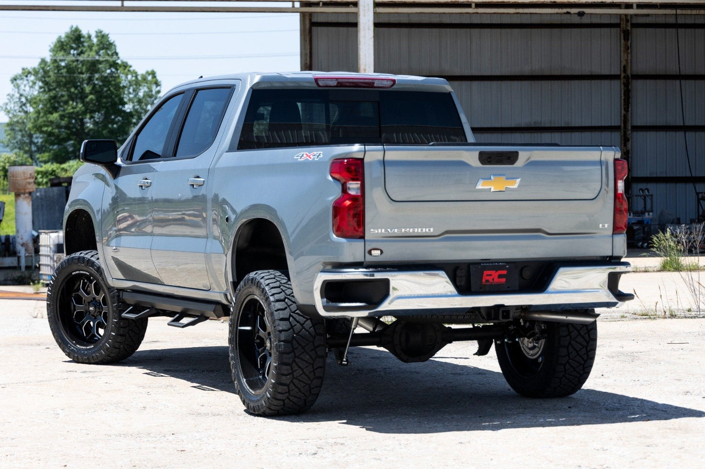 Rough Country 21740 6 Inch Lift Kit | M1 Struts/M1 | Chevy Silverado 1500 4WD (2019-2024 & Classic)