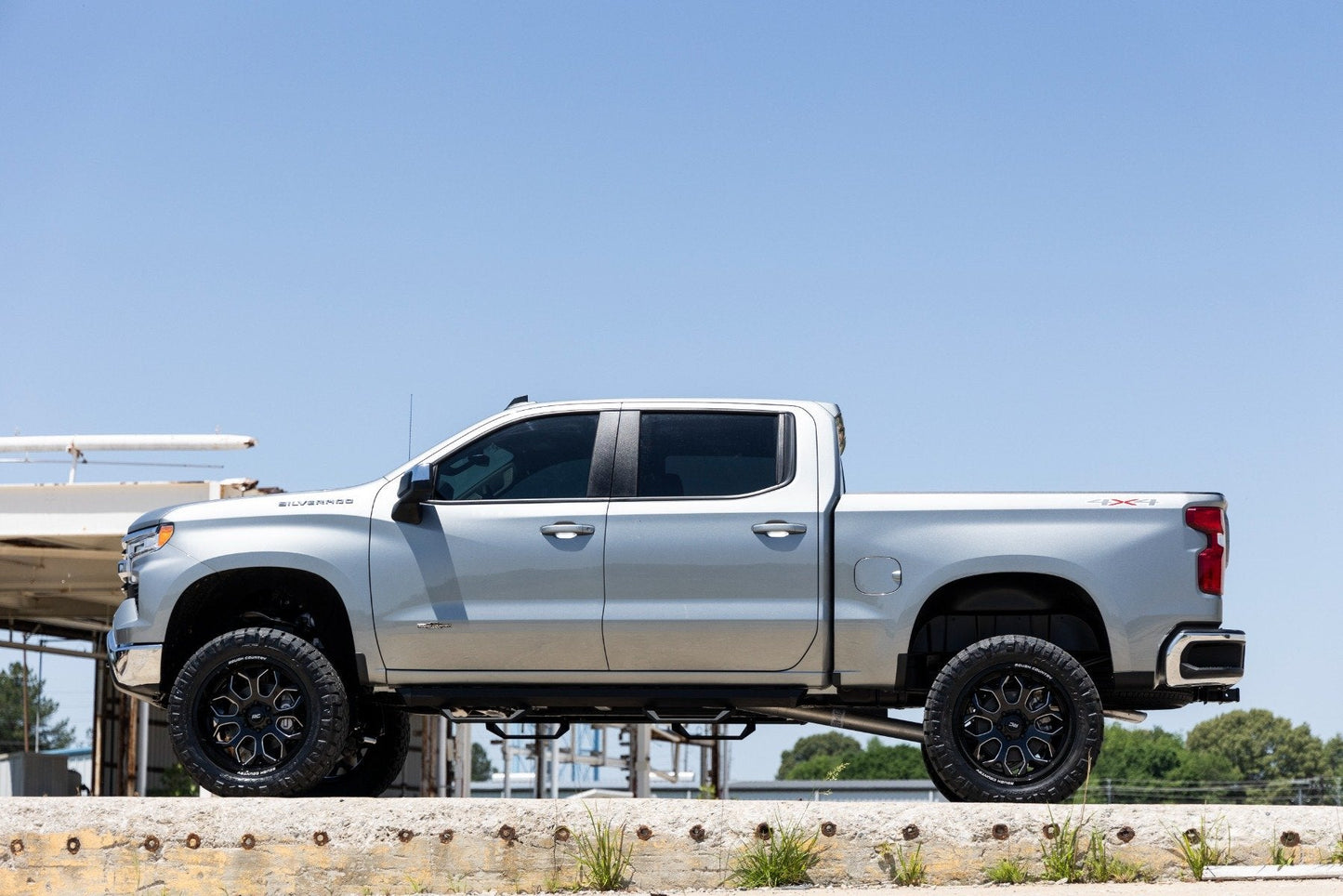 Rough Country 21740 6 Inch Lift Kit | M1 Struts/M1 | Chevy Silverado 1500 4WD (2019-2024 & Classic)