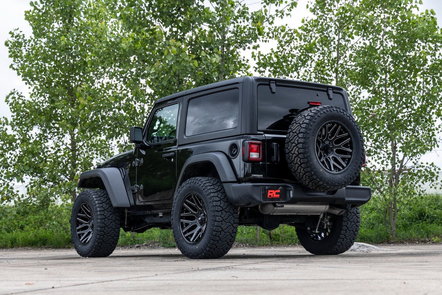 Rough Country 95201018M Rough Country 95 Series Wheel | Machined One-Piece | Gloss Black | 20x10 | 5x5 | -19mm