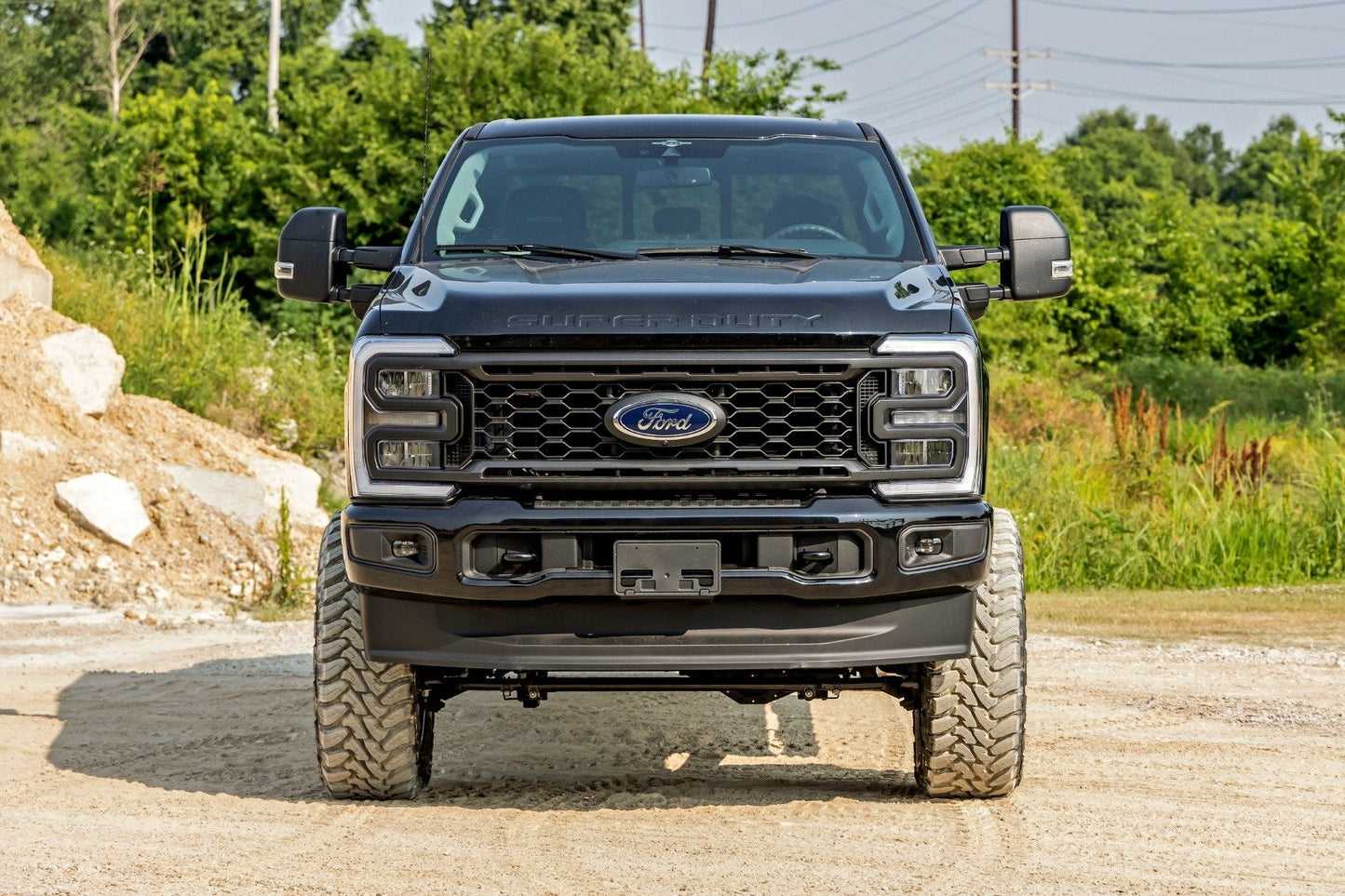 Rough Country 43840 6 Inch Lift Kit | Diesel | OVLD | M1 | Ford F-250/F-350 Super Duty 4WD (23-25)