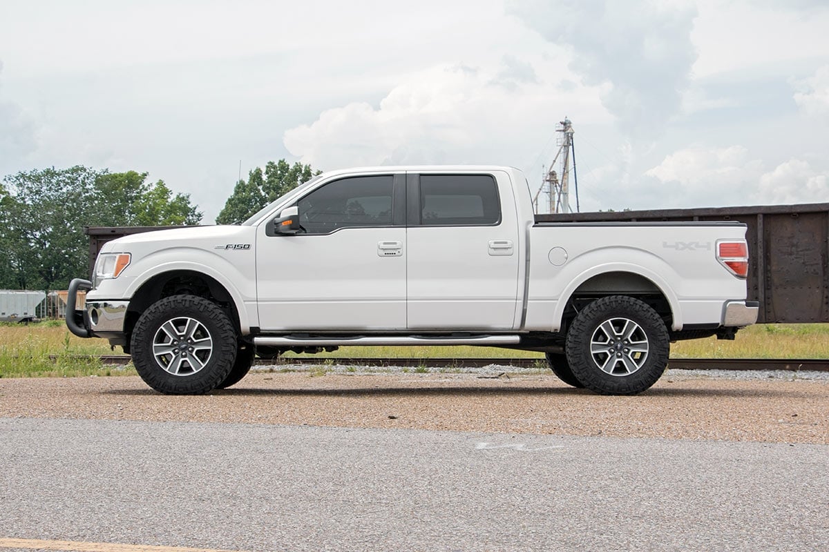 Rough Country 54440 3 Inch Lift Kit | M1 Struts | Ford F-150 4WD (2009-2013)
