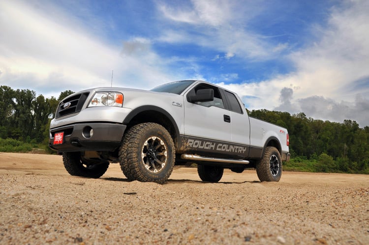 Rough Country 57030 2.5 Inch Lift Kit | Molded | Ford F-150 2WD/4WD (2004-2008)