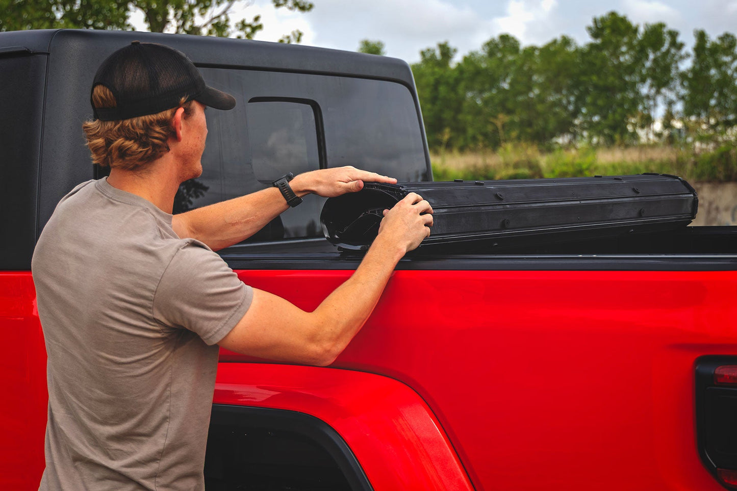 Rough Country 50620500 Hard Roll Up Bed Cover | 5' Bed | Jeep Gladiator JT 4WD (2020-2025)