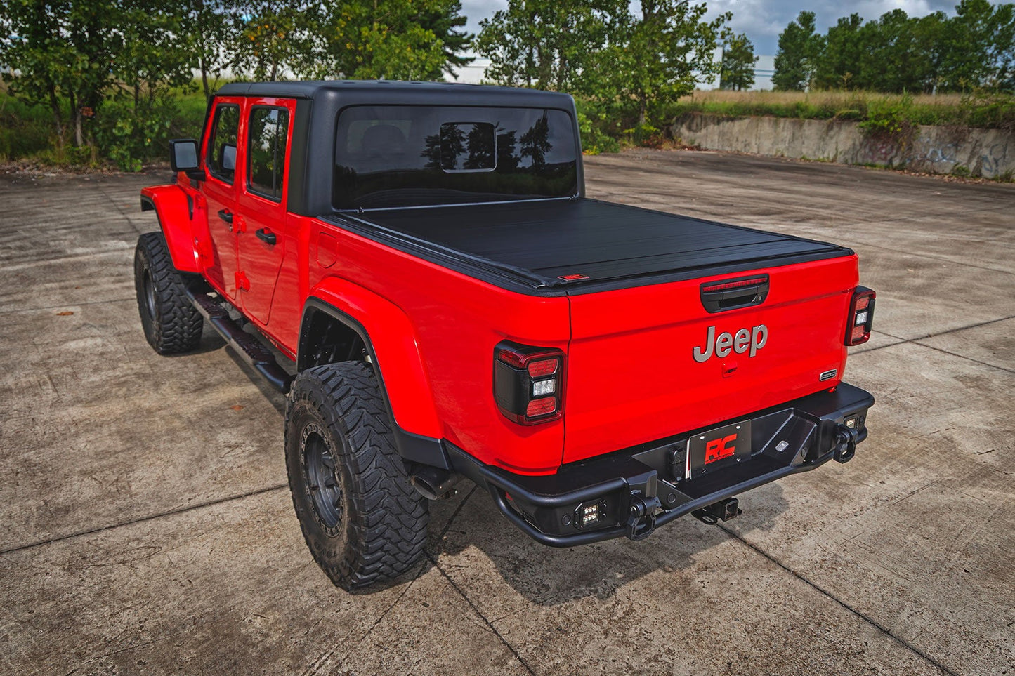 Rough Country 50620500 Hard Roll Up Bed Cover | 5' Bed | Jeep Gladiator JT 4WD (2020-2025)