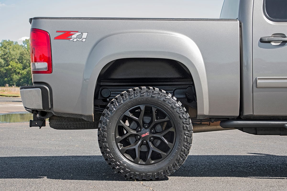 Rough Country RC702 3 Inch Body Lift Kit | Chevy Silverado & GMC Sierra 1500 2WD/4WD (2007-2013)