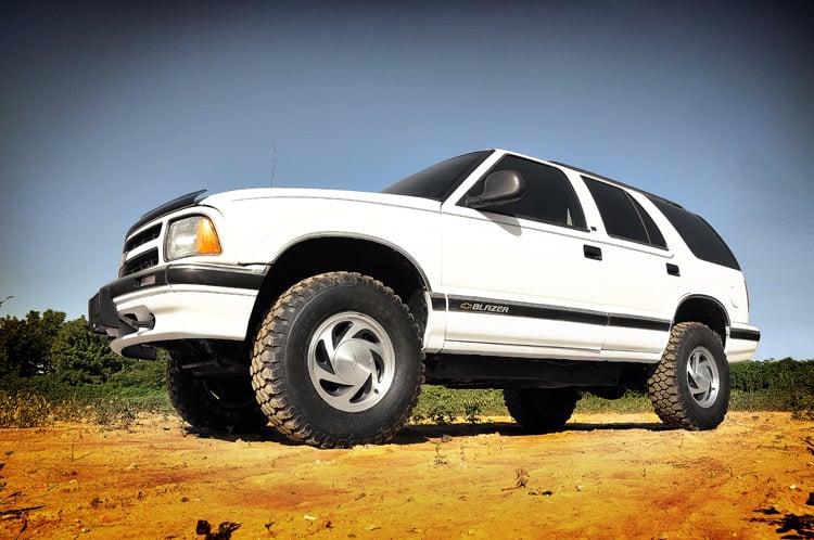 Rough Country 24230 2.5 Inch Lift Kit | Chevy/GMC Blazer/S15 Jimmy/Sonoma 4WD