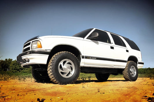Rough Country 24230 2.5 Inch Lift Kit | Chevy/GMC Blazer/S15 Jimmy/Sonoma 4WD