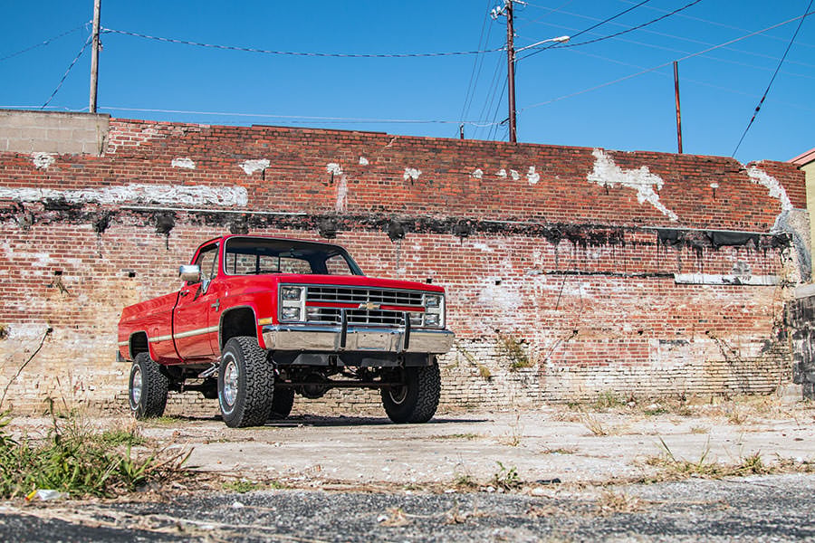 Rough Country 19730 4 Inch Lift Kit | 56 Inch Rear Springs | Chevy/GMC 3/4-Ton Suburban/C25/K25 Truck (73-76)
