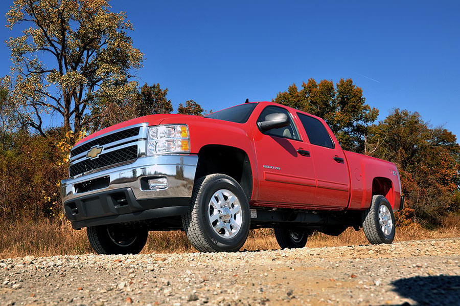 Rough Country 959371 1.5-2 Inch Leveling Kit | V2 | Chevy/GMC 2500HD/3500HD (11-19)