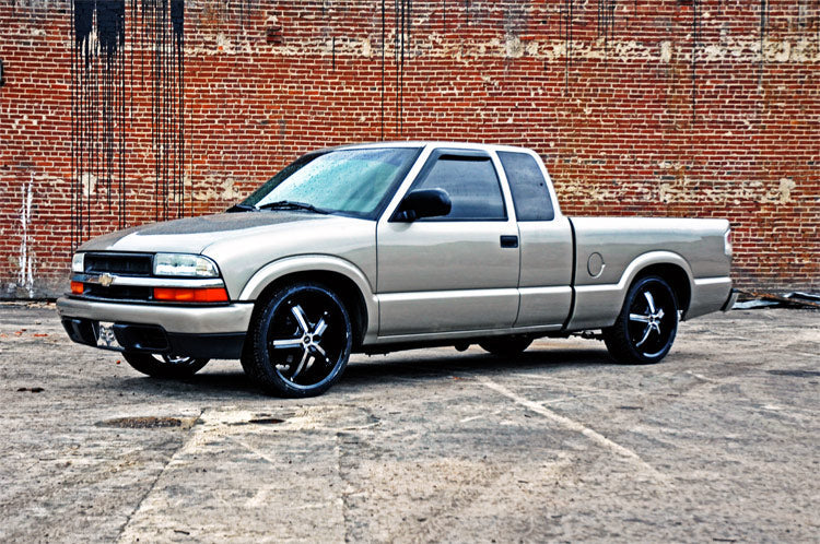 Rough Country 724 Lowering Kit | 2 Inch FR | 2.5 Inch RR | Chevy/GMC Blazer/S15 Jimmy/Sonoma 2WD