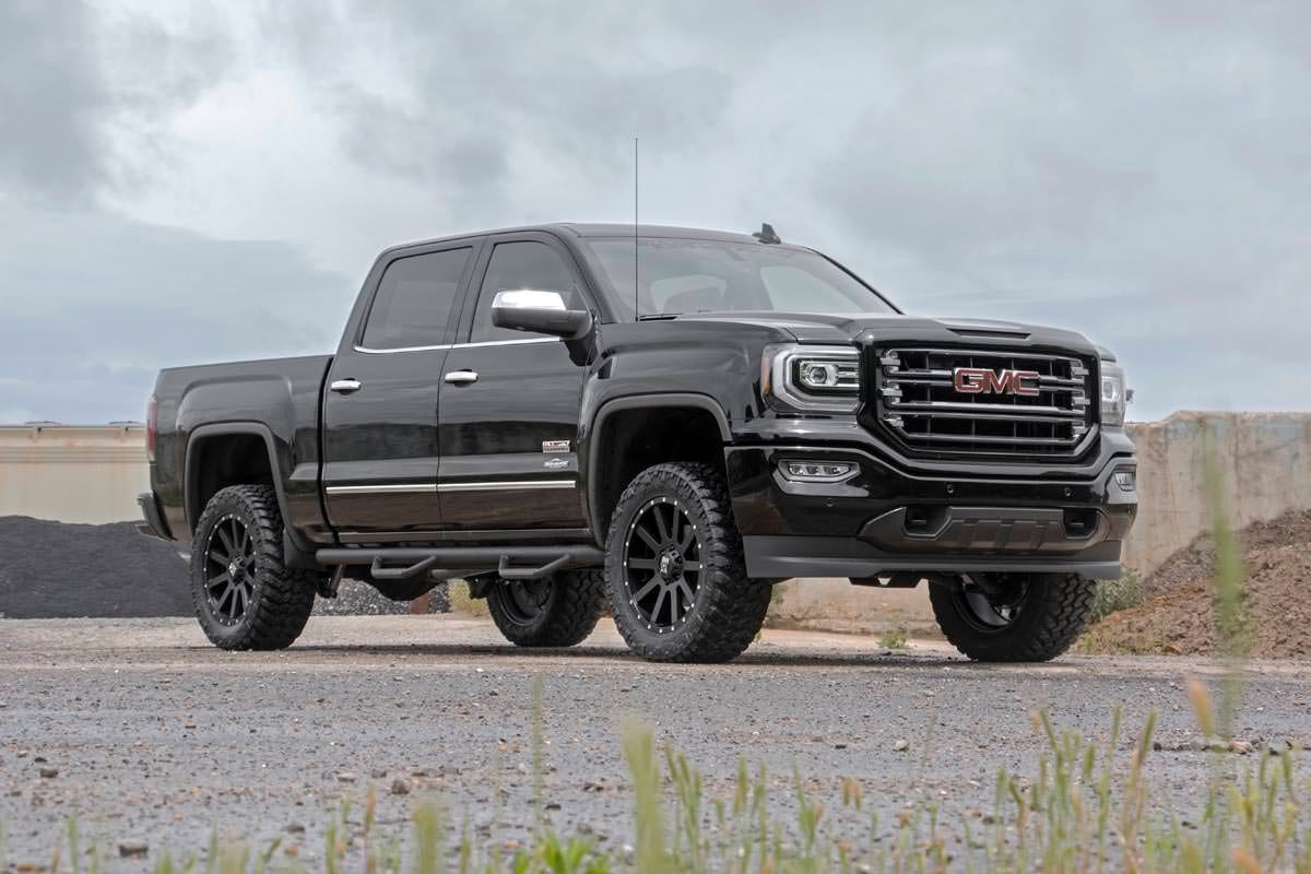 Rough Country 19432RED 3.5 Inch Lift Kit | Forged UCA | N3 Strut | Chevy/GMC 1500 (14-16)