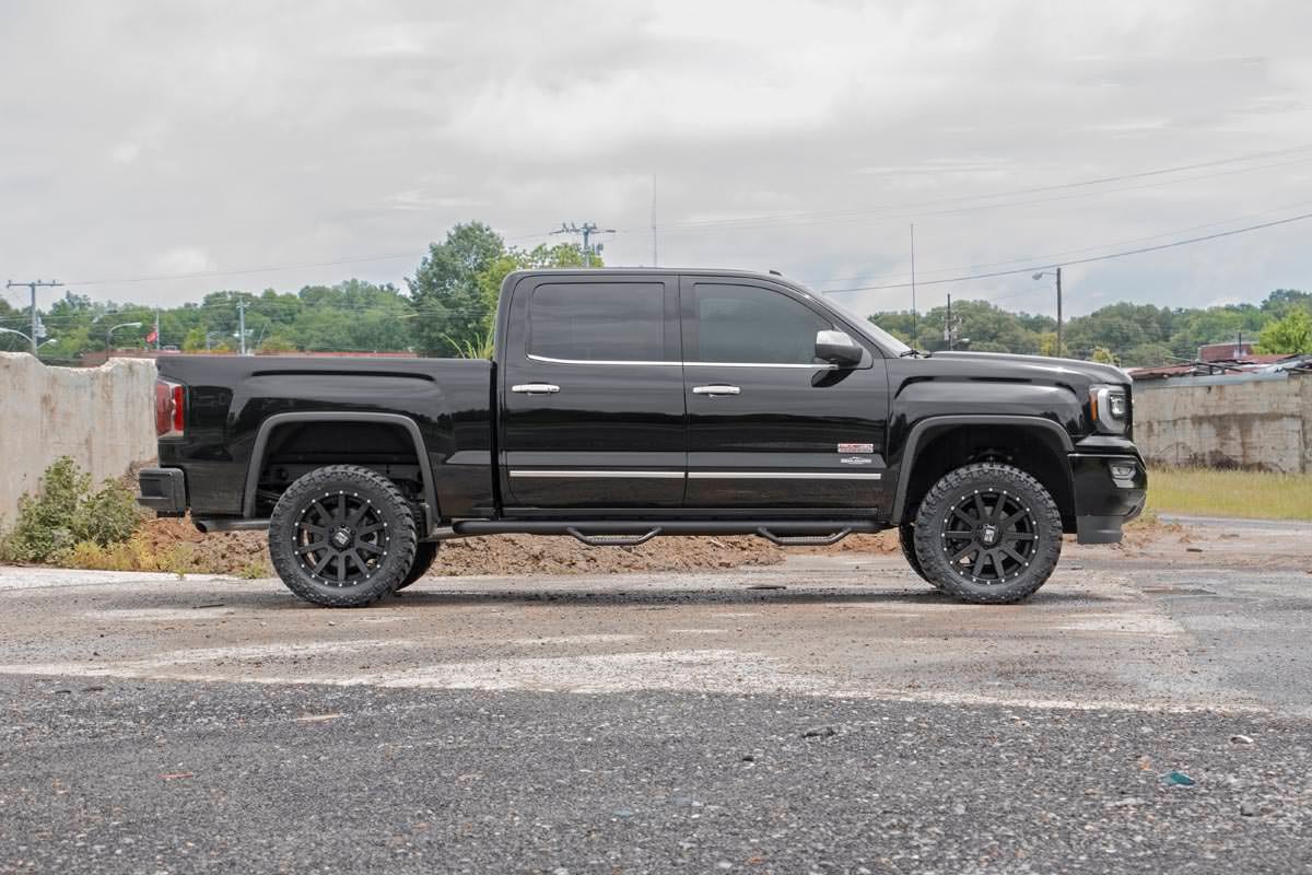 Rough Country 19440 3.5 Inch Lift Kit | Forged UCA | M1 Strut | | Chevy/GMC 1500 (14-16)