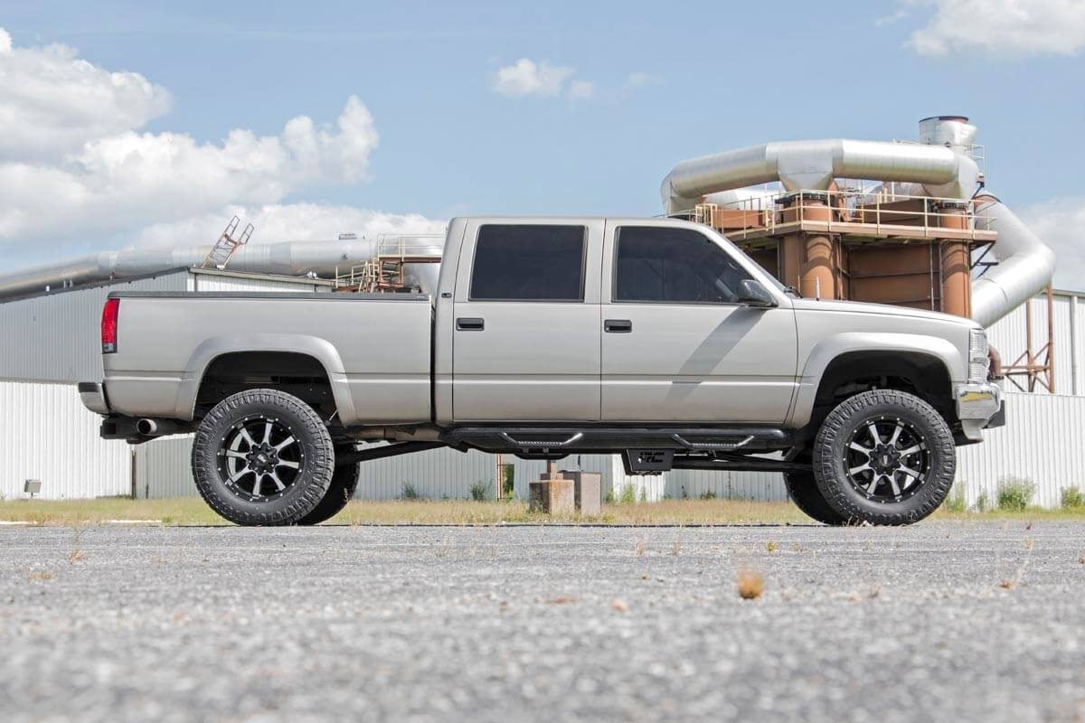 Rough Country 16130 6 Inch Lift Kit | 8-Lug | Chevy/GMC 3/4-Ton Suburban/C2500/K2500 Truck/C3500/K3500 Truck (88-00)