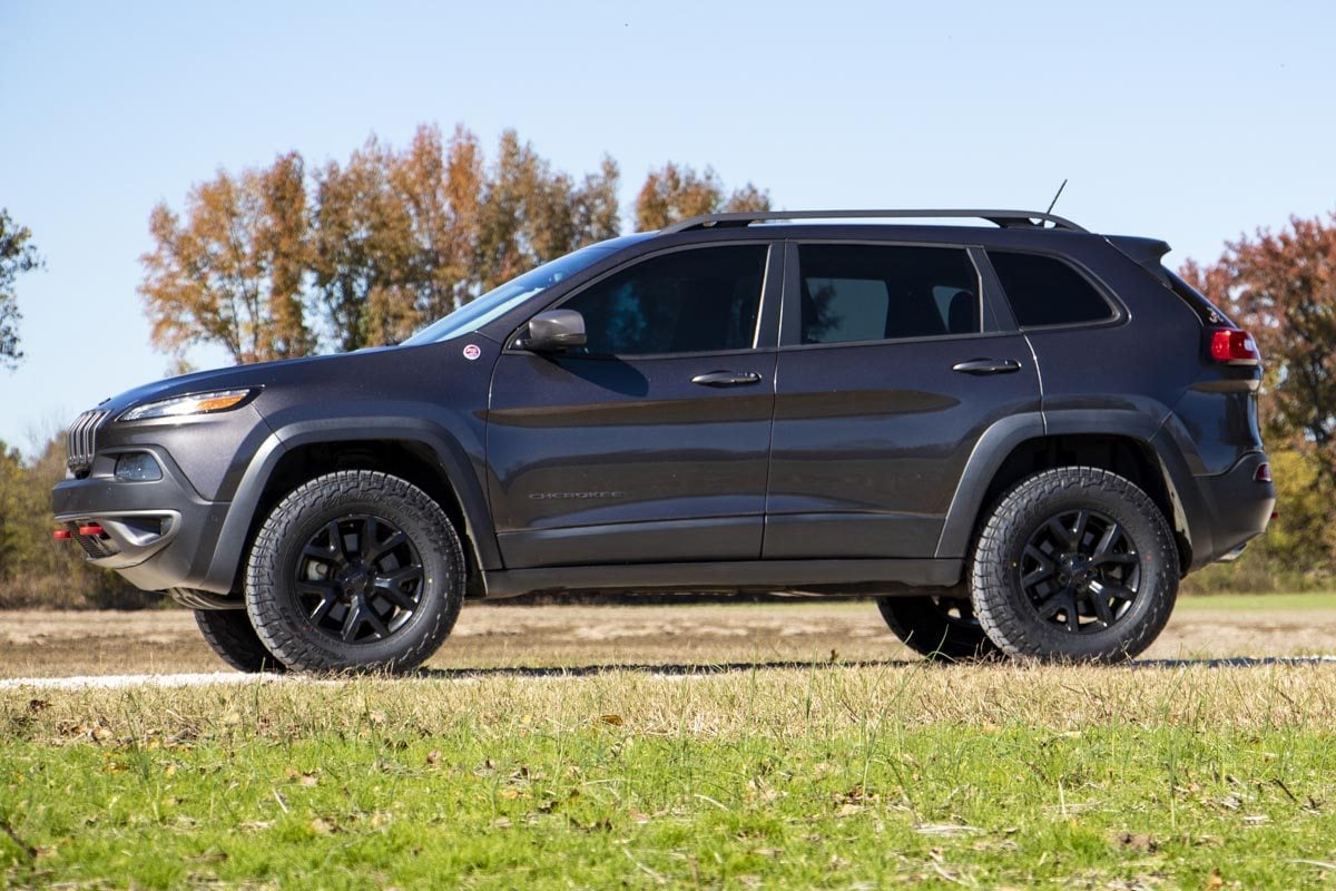 Rough Country 60400 2 Inch Leveling Lift Kit | Jeep Cherokee KL 2WD/4WD (2014-2023)