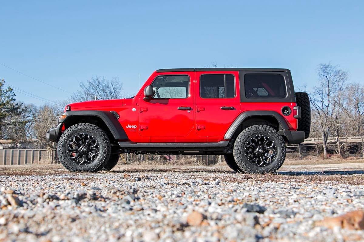 Rough Country 91370 2.5 Inch Lift Kit | Coils | V2 | Jeep Wrangler JL 4WD (2018-2023)