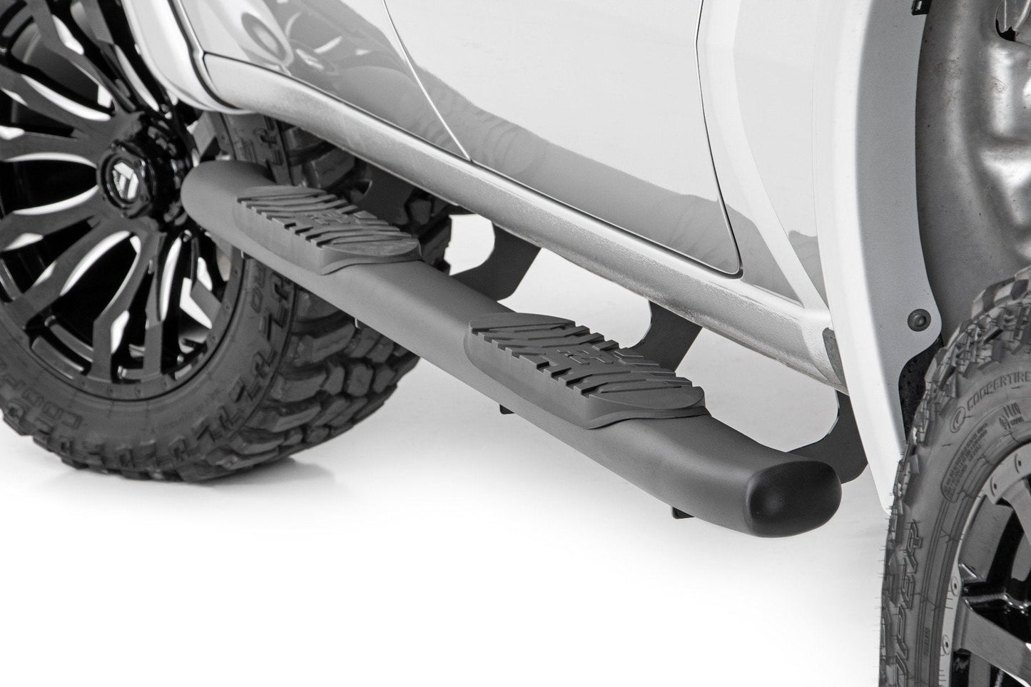 Rough Country 21002 Oval Nerf Step | Crew Cab | Chevy/GMC 1500/2500HD/3500HD (19-26 & Refresh)