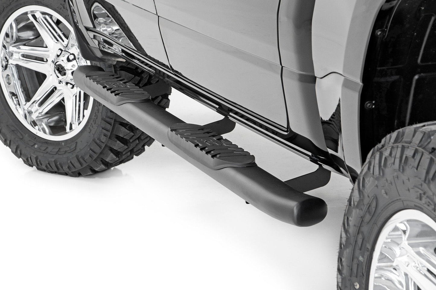 Rough Country 21004 Oval Nerf Step | Crew Cab | Black | Ram 1500 (19-26)/1500 TRX (21-24)