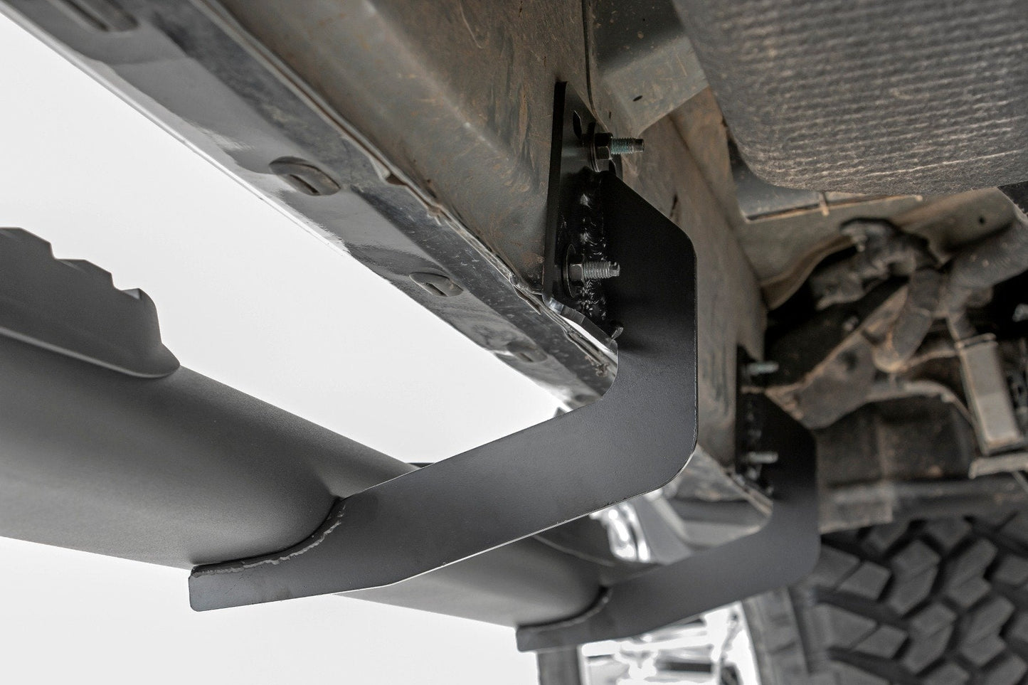 Rough Country 21004 Oval Nerf Step | Crew Cab | Black | Ram 1500 (19-26)/1500 TRX (21-24)