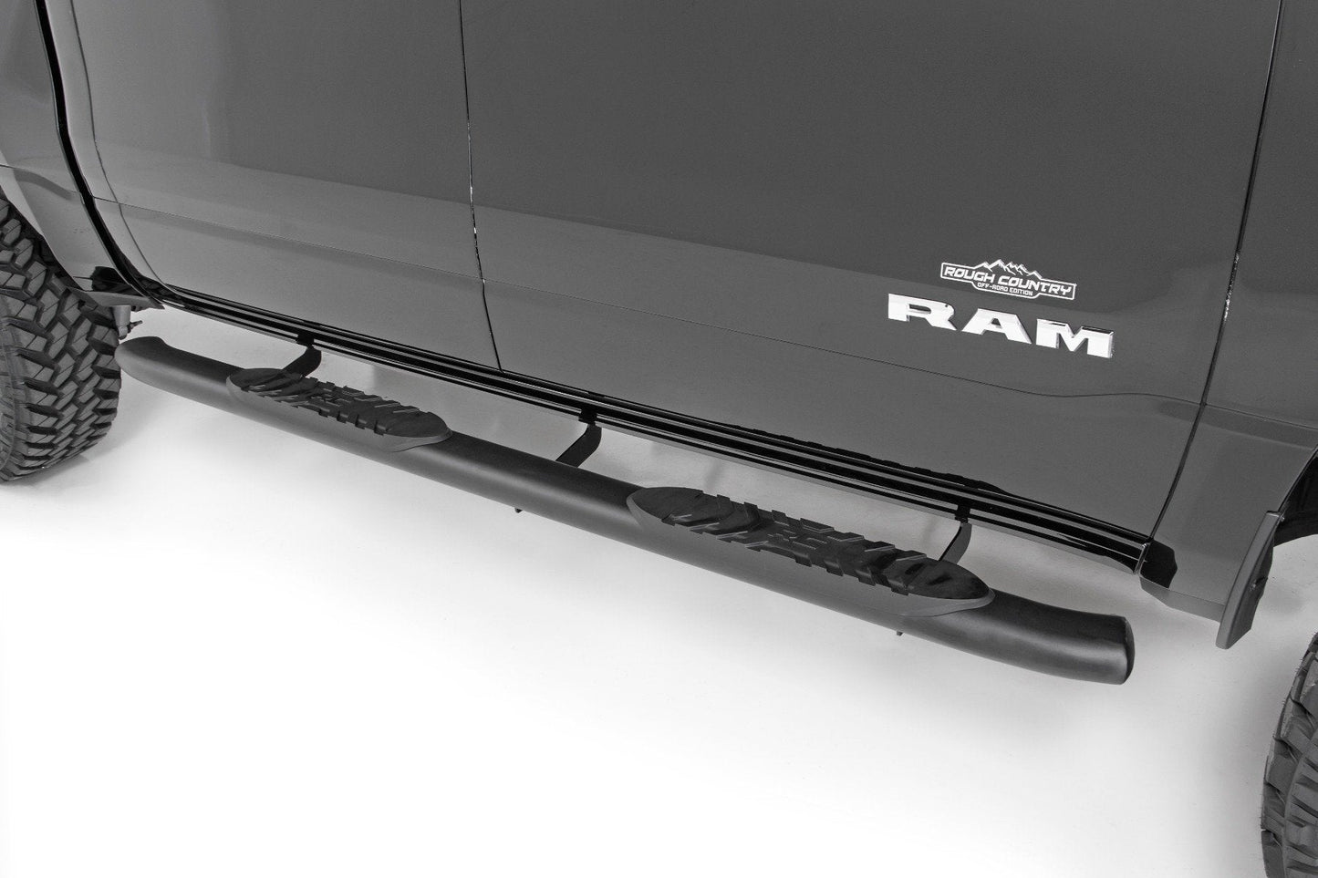 Rough Country 21004 Oval Nerf Step | Crew Cab | Black | Ram 1500 (19-26)/1500 TRX (21-24)