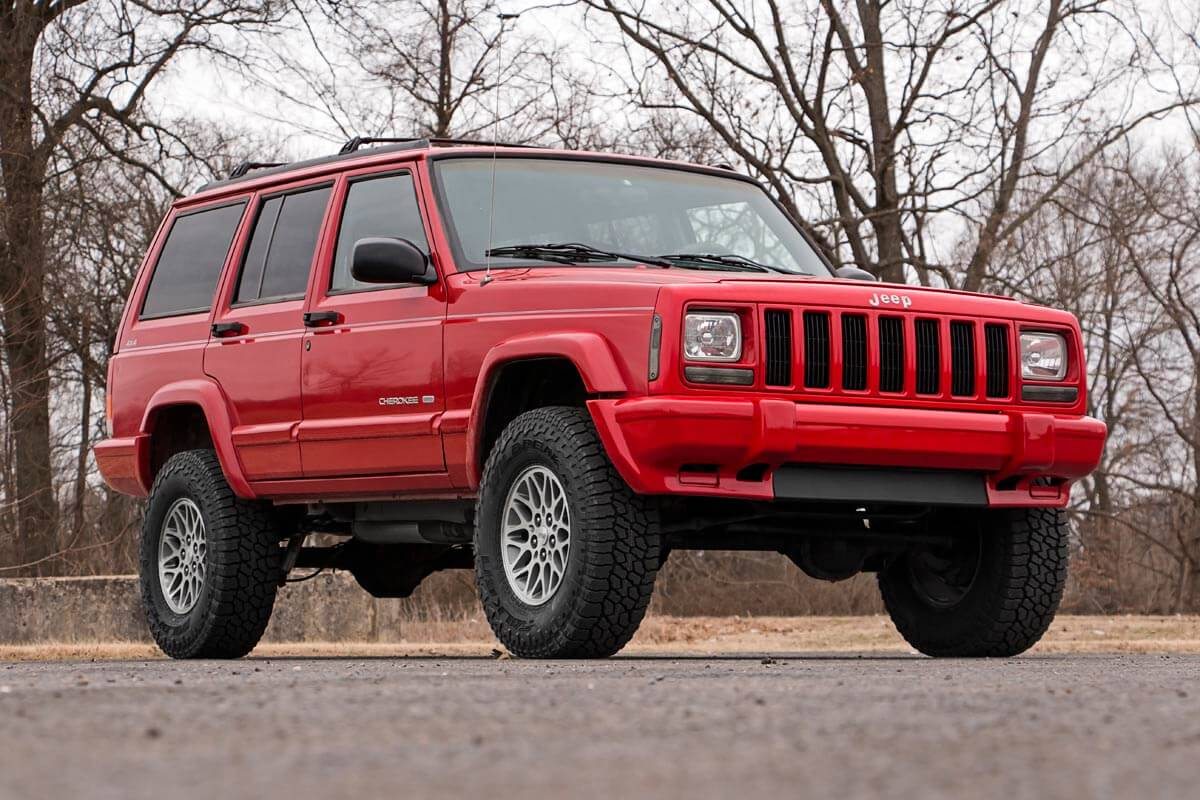 Rough Country 67041 3 Inch Lift Kit | SII | RR AAL | M1 | Jeep Cherokee XJ 2WD/4WD (1984-2001)