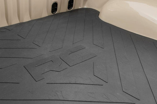 Rough Country RCM681 Bed Mat | 5'7" Bed | RC Logo | Toyota Tundra 2WD/4WD (2007-2021)