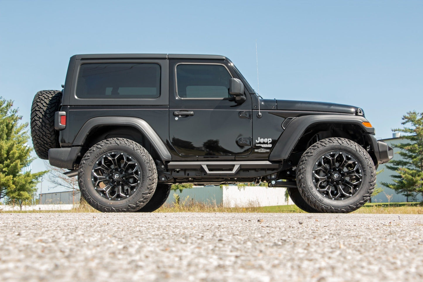 Rough Country 79640 2.5 Inch Lift Kit | Coils | M1 | Jeep Wrangler JL 4WD (2024-2025)