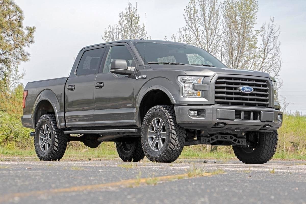 Rough Country 55530 4 Inch Lift Kit | Ford F-150 4WD (2015-2020)