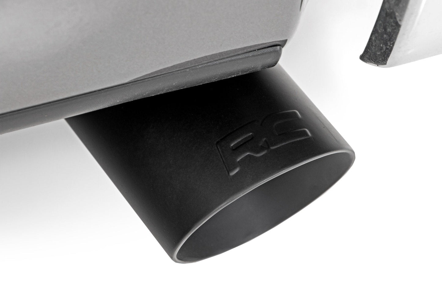 Rough Country 96004A Exhaust Tip | Black | RC Logo | 2.5-3.125 Inch Pipe