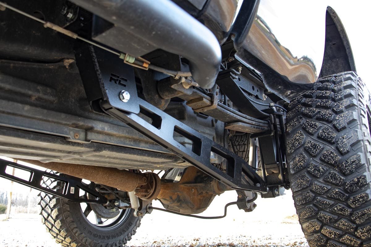 Rough Country 51003 Traction Bar Kit | Inverted U-bolts | 0-6 Inch | Ford F-250 Super Duty (08-16)