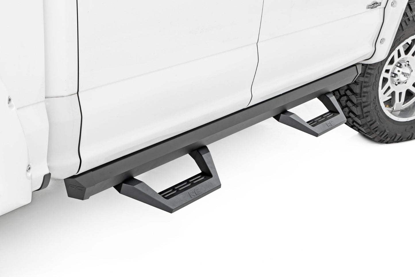 Rough Country 51008A SRX2 Adj Aluminum Step | Crew Cab | Ford F-150/Lightning/F-250/F-350/Raptor (15-25)