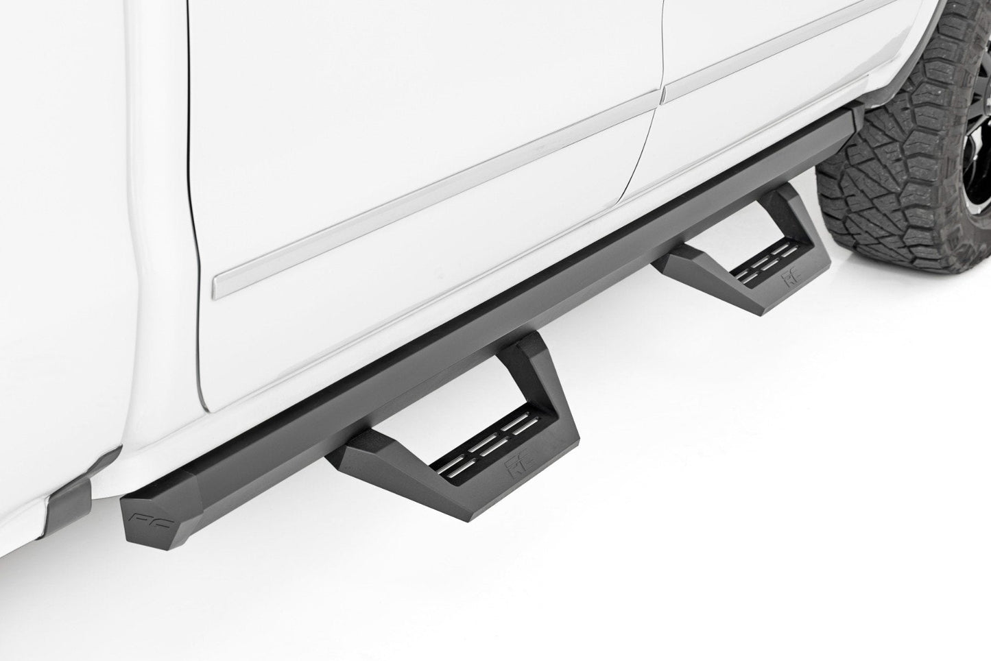 Rough Country 11009A SRX2 Adj Aluminum Step | Crew Cab | Chevy/GMC 1500/2500HD/3500HD (07-18 & Classic)