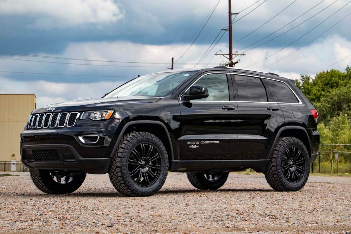 Rough Country 60300 2.5 Inch Lift Kit | Jeep Grand Cherokee WK2 2WD/4WD (2011-2022)