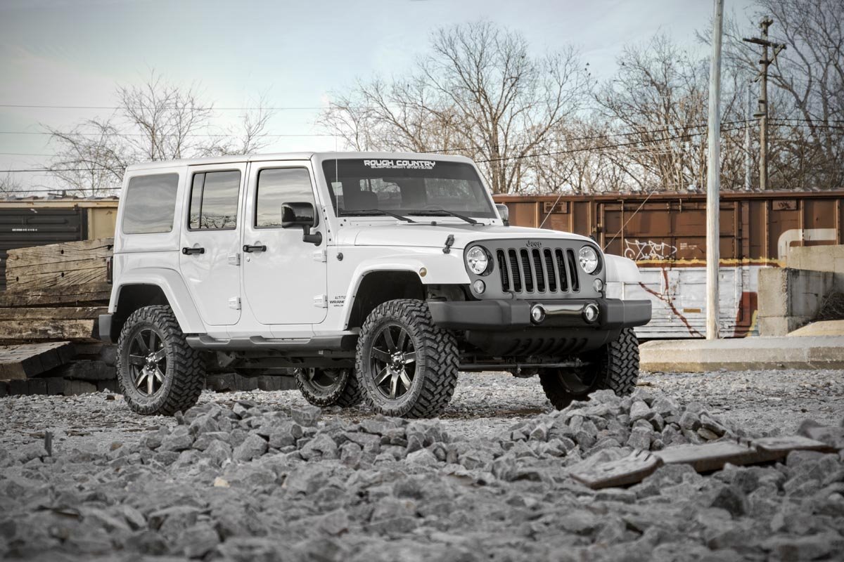 Rough Country 67940 2.5 Inch Lift Kit | Coils | M1 | Jeep Wrangler Unlimited 2WD/4WD (2007-2018)
